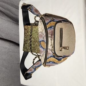 Steve Madden Bsummit Animal convertible belt bag NWT